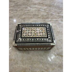 Brown & White Inlaid Wood Jewelry Organizer, trinket box. Mother of pearl